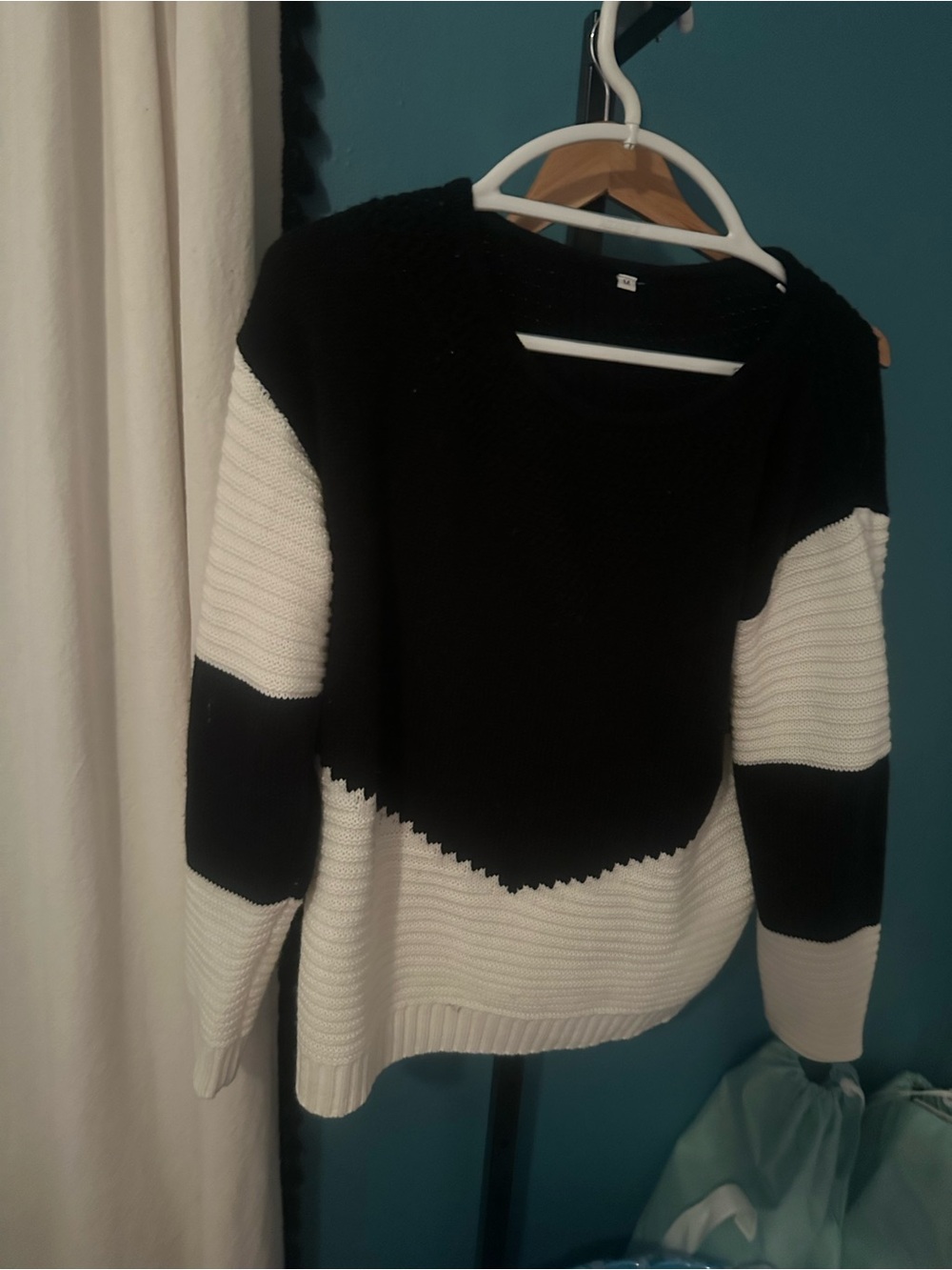 Colorblock Black and White Women's Knit Sweater